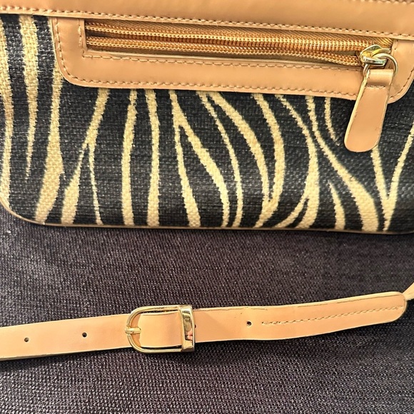 Ricardo Beverly Hills Women’s Small Zebra Print Purse - Picture 7 of 12